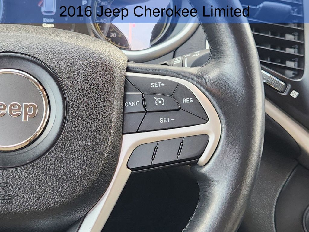 2016 Jeep Cherokee Limited 27