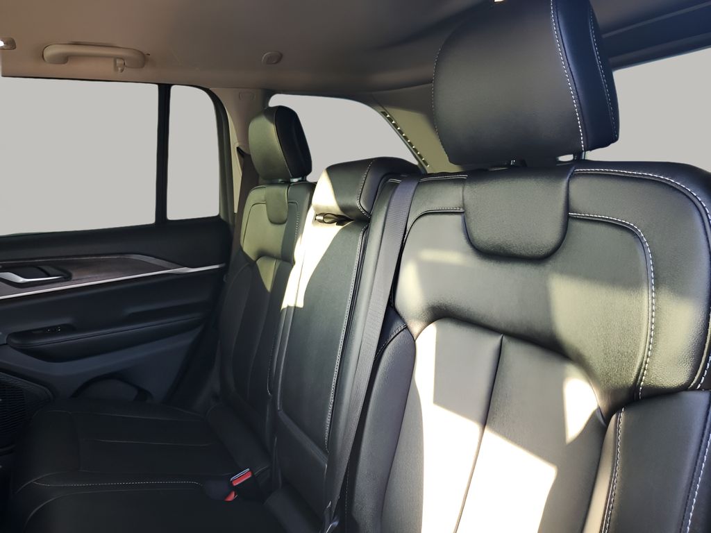 Used Car 2023 Jeep Grand Cherokee  Limited For Sale Under $30,000 In Austin, Texas