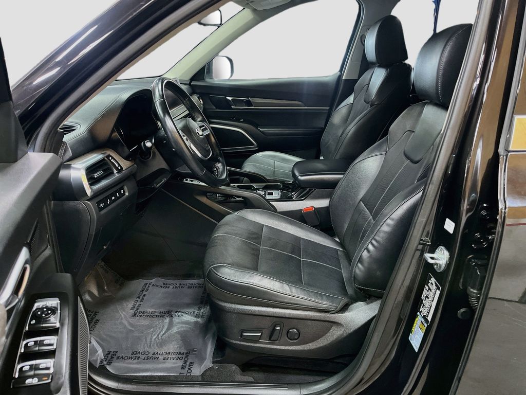 Used 2022 Black Copper Kia EX image 21
