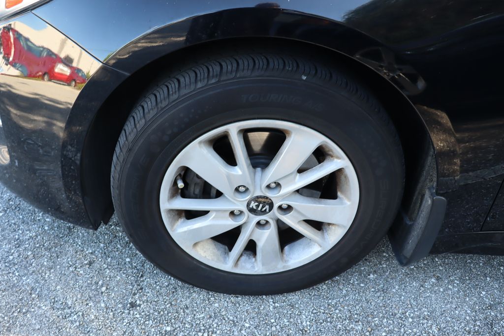 Thumbnail: 2017 Kia Optima - 4