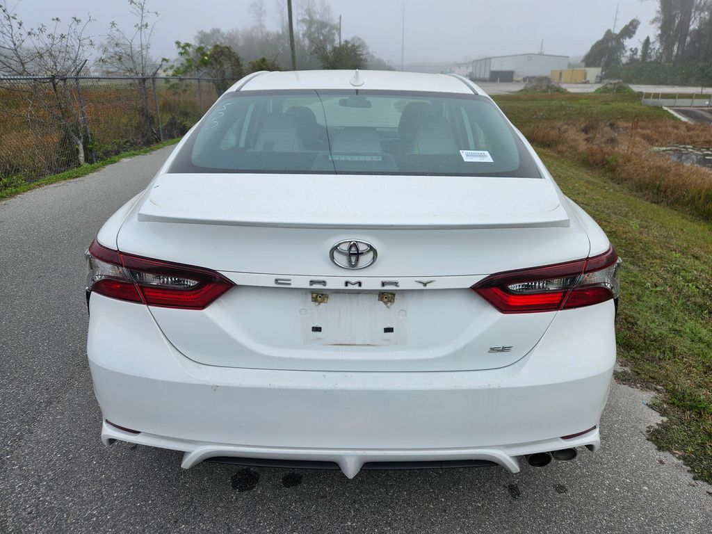 2023 Toyota Camry SE 4