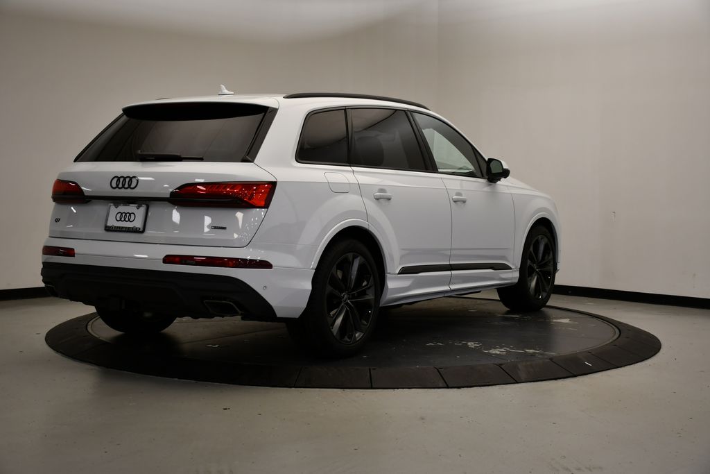 Thumbnail: 2026 Audi Q7 - 5
