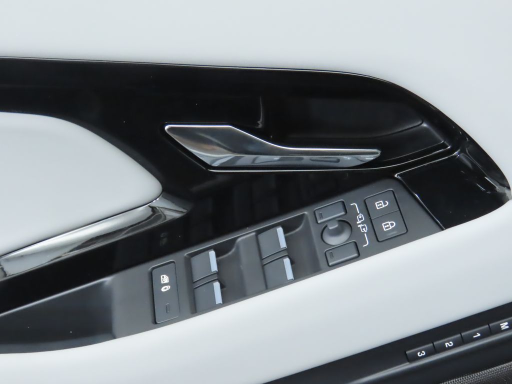 Thumbnail: 2026 Land Rover Range Rover Evoque - 25