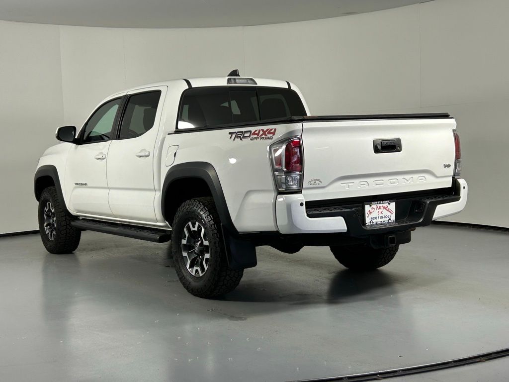 View vehicle photo 4