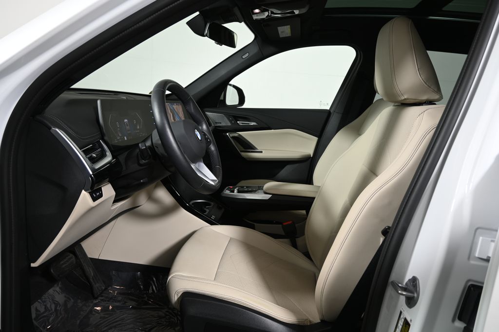 Thumbnail: 2025 BMW X1 - 3