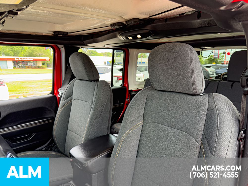 2025 Jeep Wrangler 4-Door Sahara - Photo 11