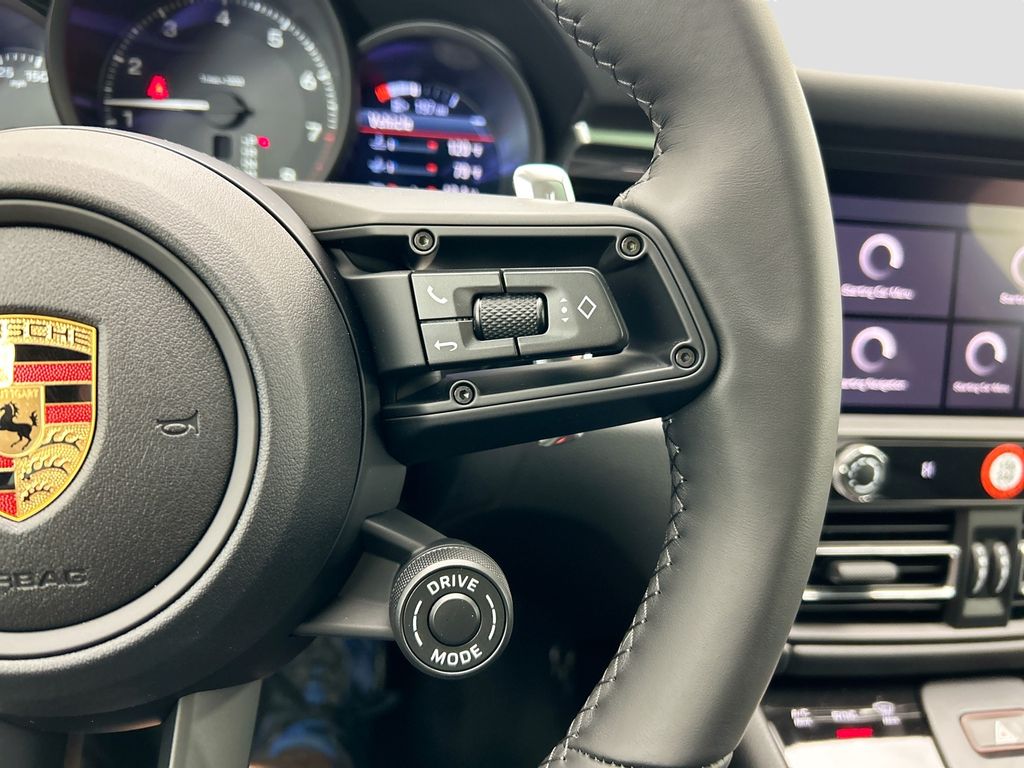 Thumbnail: 2026 Porsche Macan - 15