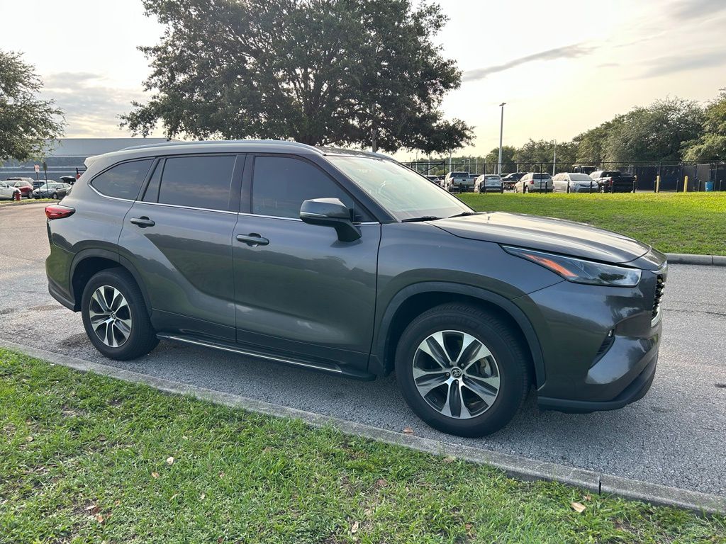 2022 Toyota Highlander XLE 7