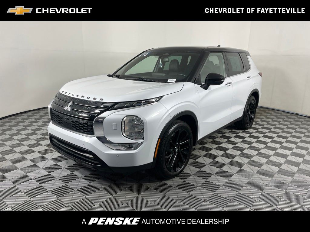 White Diamond 2023 Mitsubishi Outlander SUV / Crossover All-Wheel Drive Continuously Variable Transmission