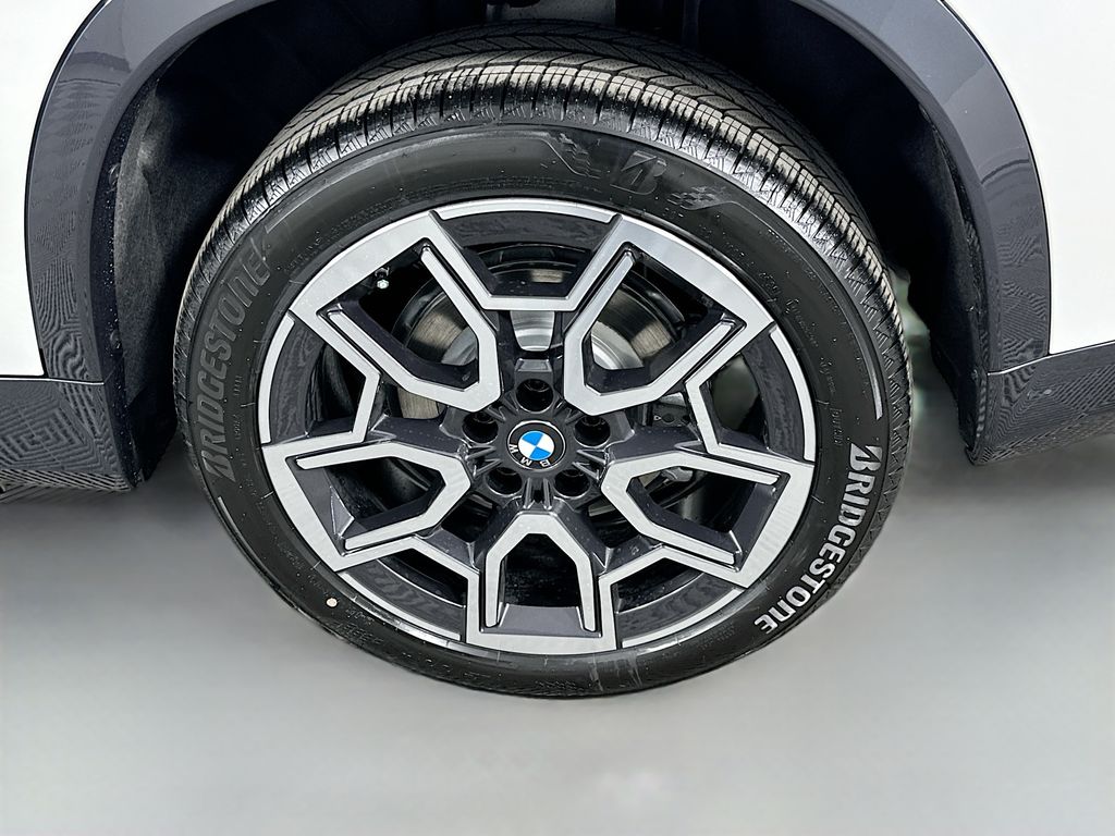 Thumbnail: 2026 BMW X1 - 23