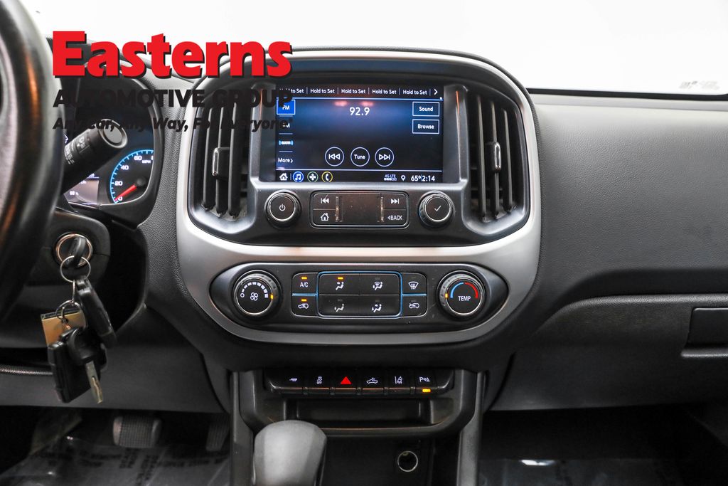 Used 2022 White Chevrolet LT image 12