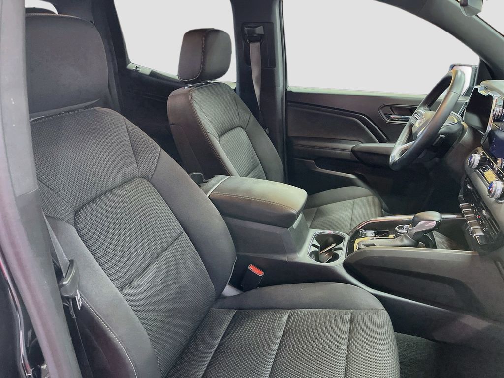 Used 2024 Onyx Black GMC Elevation image 29