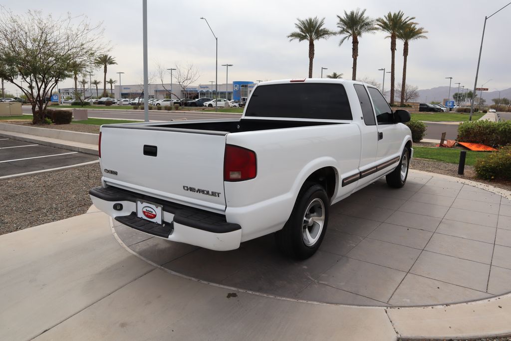 2001 Chevrolet S-10 LS 5