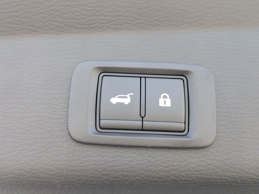 2025 Mitsubishi Outlander Plug-in Hybrid SEL - Photo 13