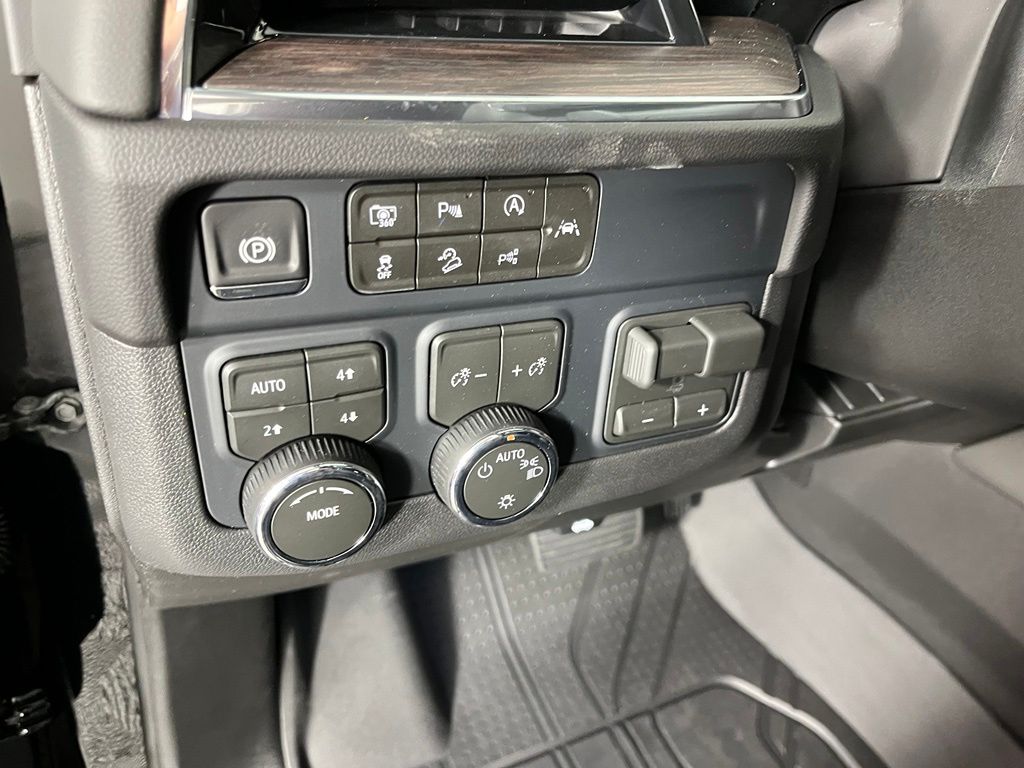 Thumbnail: 2026 Chevrolet Tahoe - 27