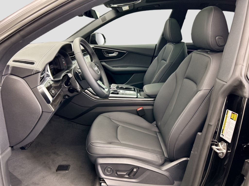 Thumbnail: 2026 Audi Q8 - 18