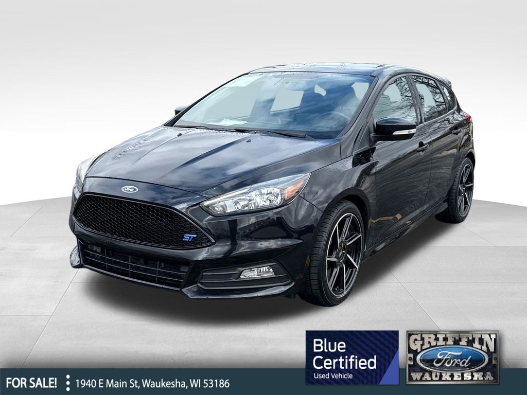Shadow Black 2017 Ford Focus ST Hatchback Front-Wheel Drive 6-Speed Manual