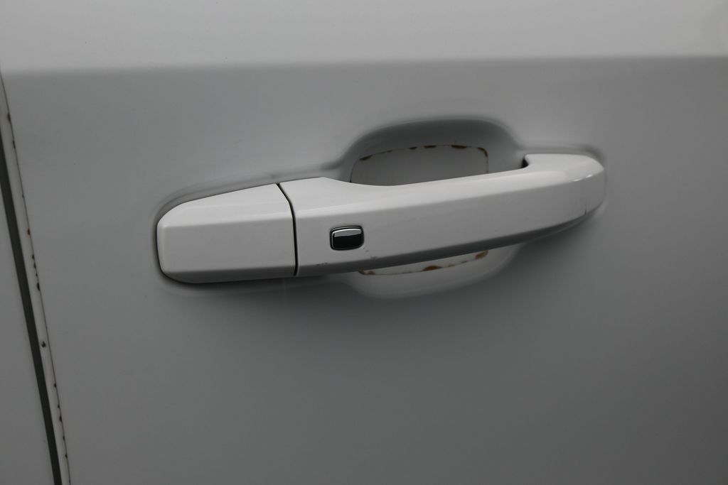 Used 2023 Summit White GMC Elevation image 38
