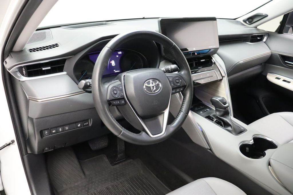 Thumbnail: 2021 Toyota Venza - 15