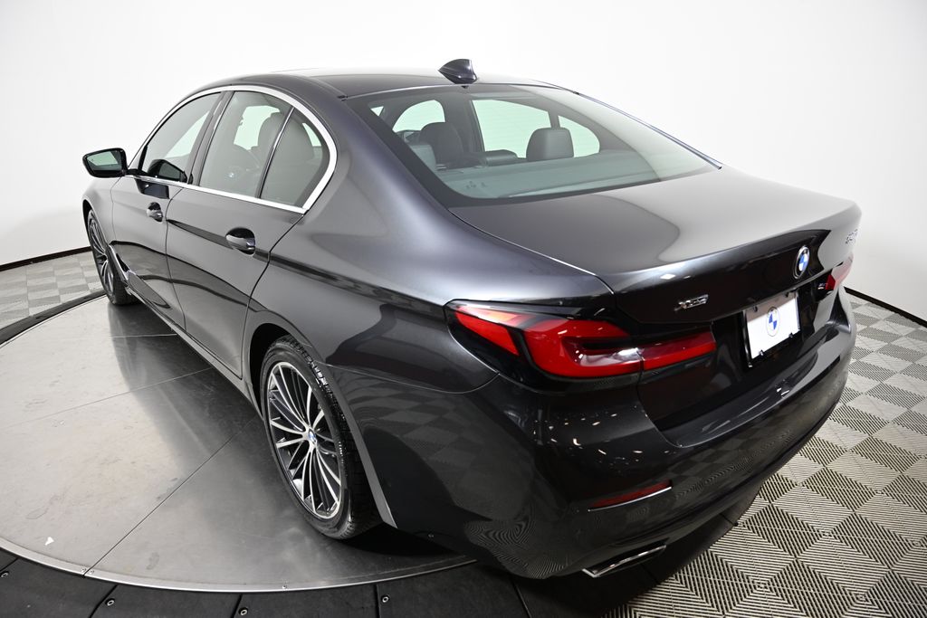 Thumbnail: 2022 BMW 5 Series - 3
