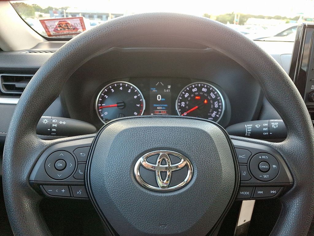 Thumbnail: 2020 Toyota RAV4 - 19