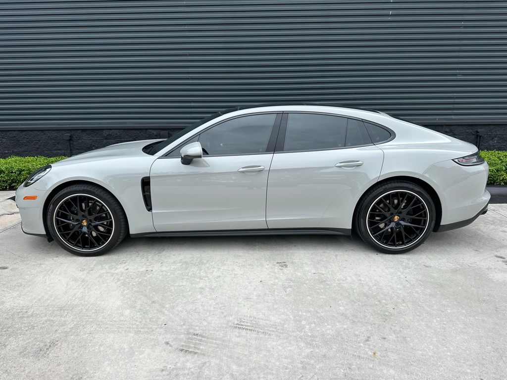 Thumbnail: 2023 Porsche Panamera - 2