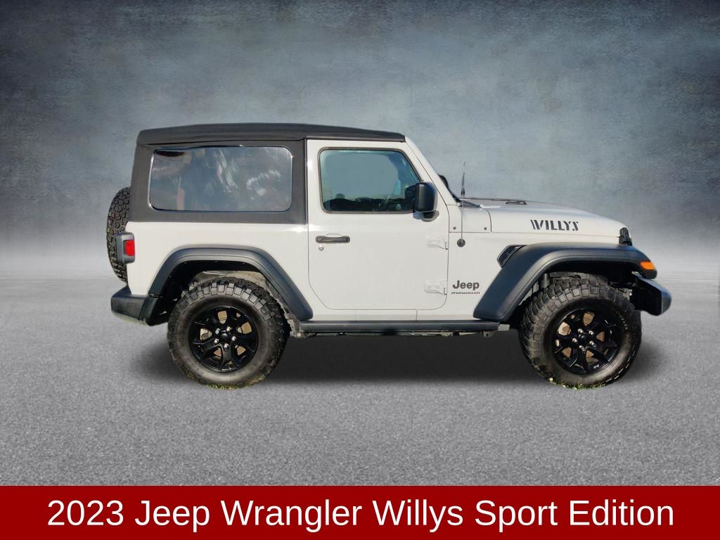 View vehicle photo 7
