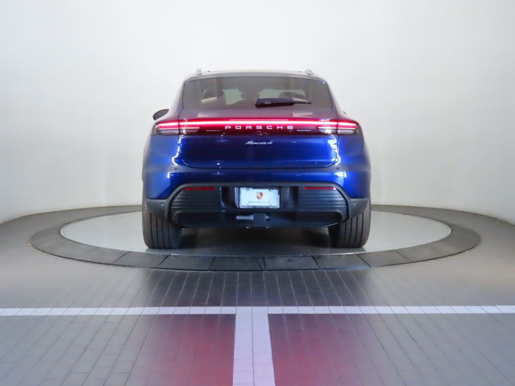 Thumbnail: 2024 Porsche Macan - 6