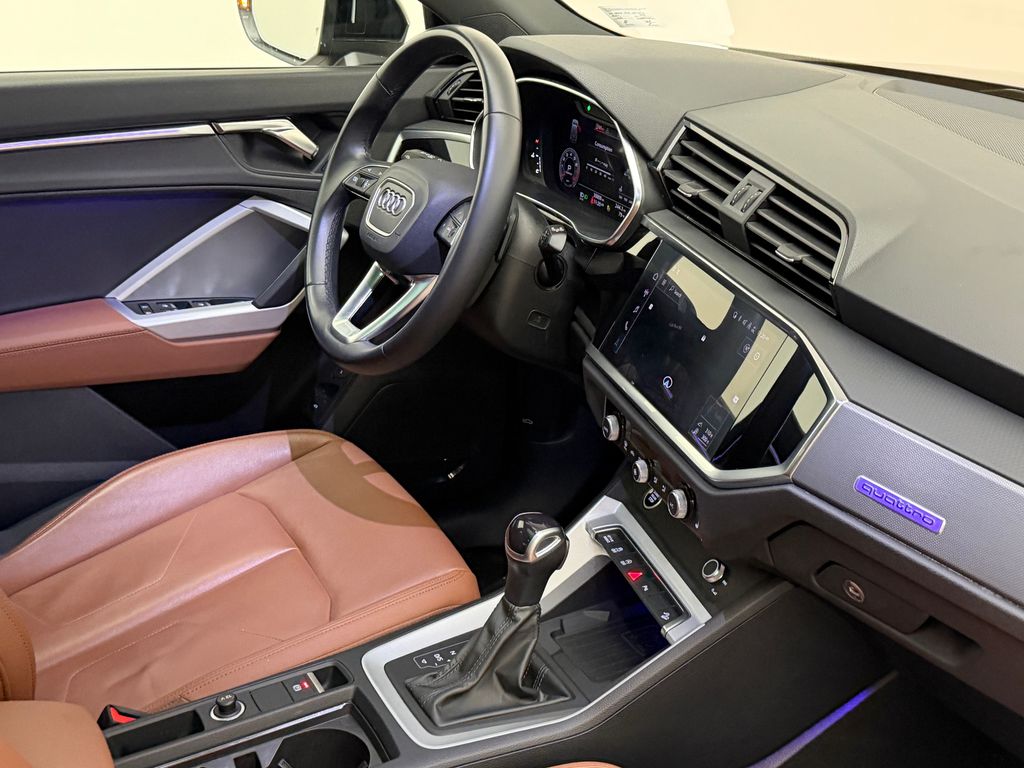 Thumbnail: 2023 Audi Q3 - 11