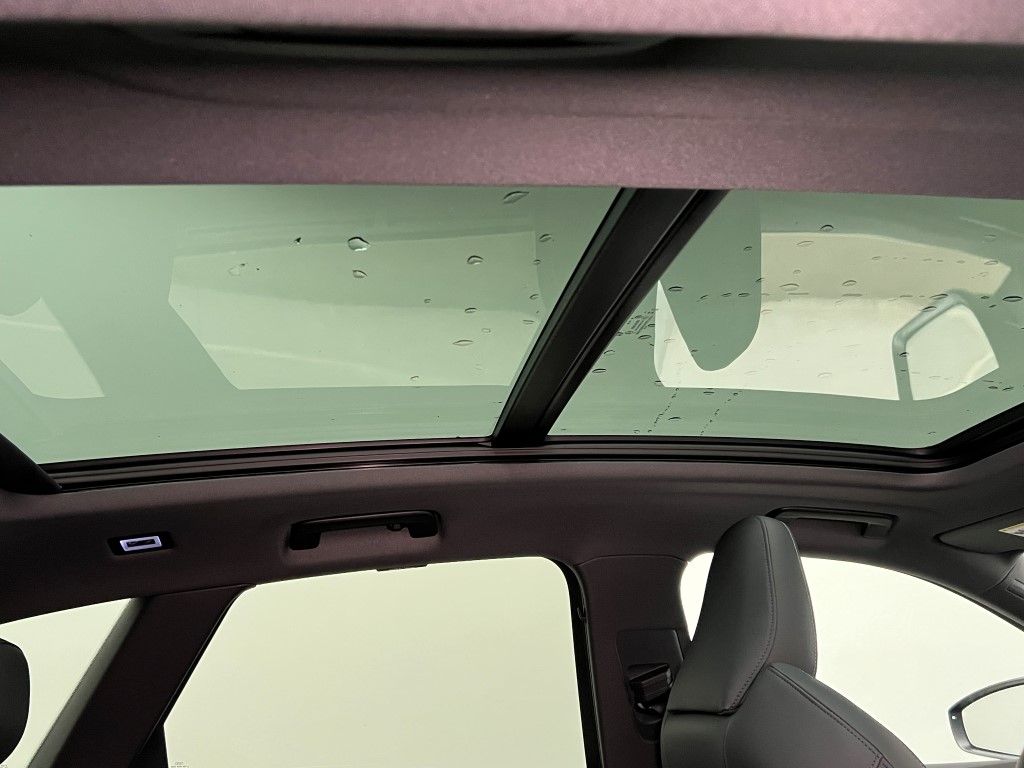 Thumbnail: 2025 Audi SQ5 - 17