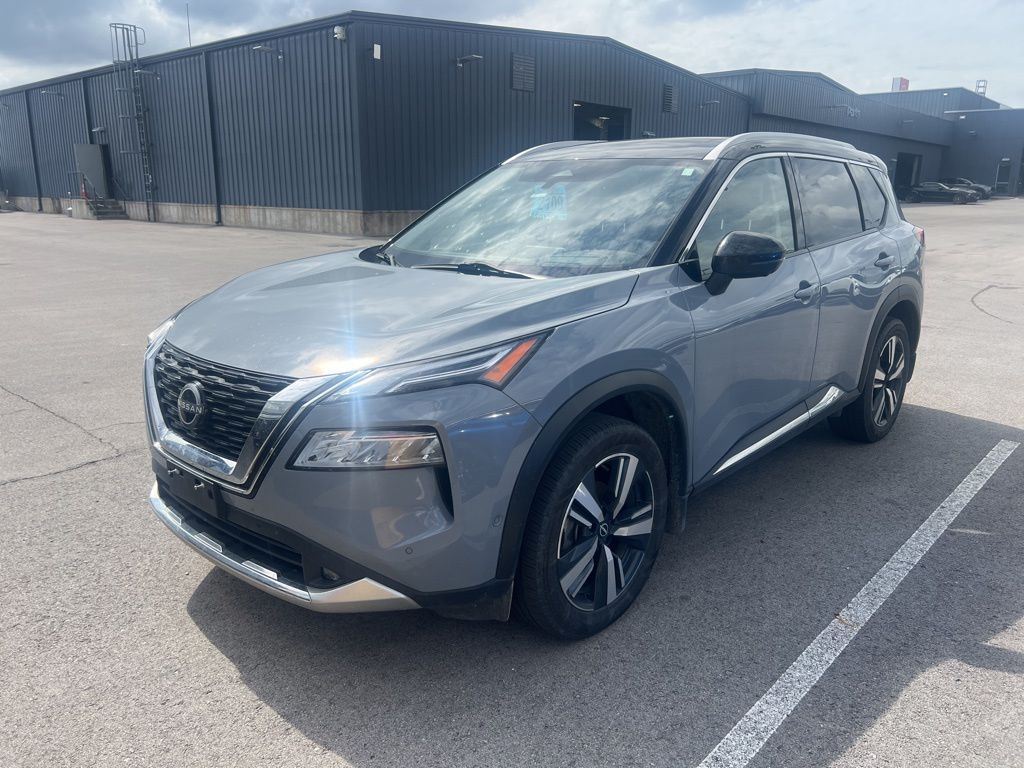 Boulder Gray Pearl/Super Black 2022 Nissan Rogue Platinum FWD SUV / Crossover Front-Wheel Drive Continuously Variable Transmission