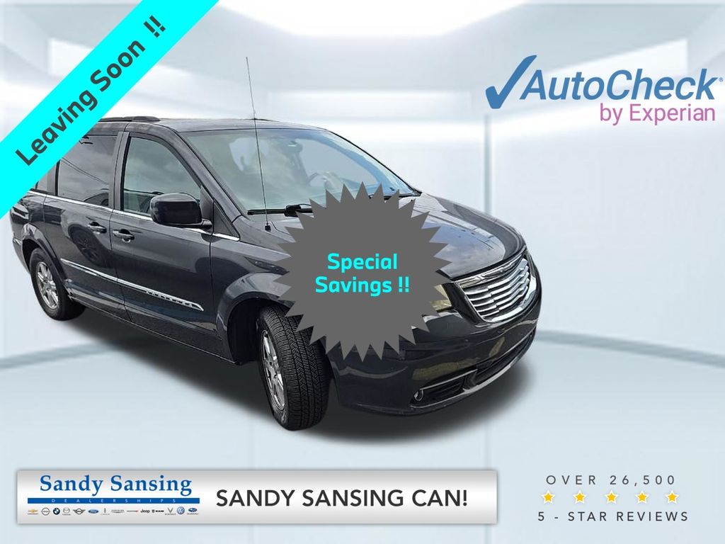 2012 Chrysler Town & Country Touring FWD