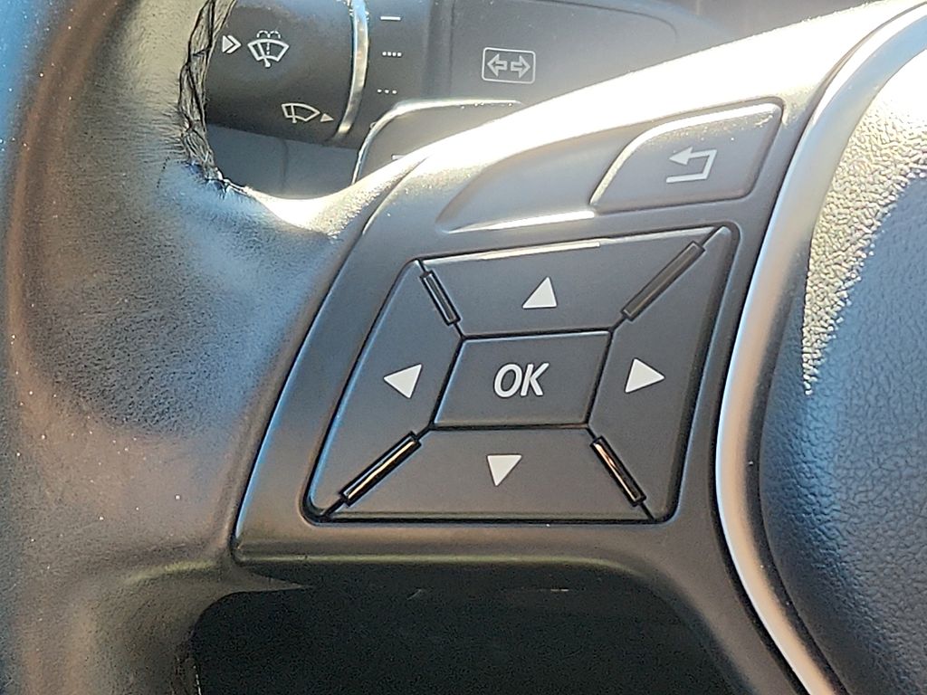 Thumbnail: 2014 Mercedes-Benz E-Class - 23