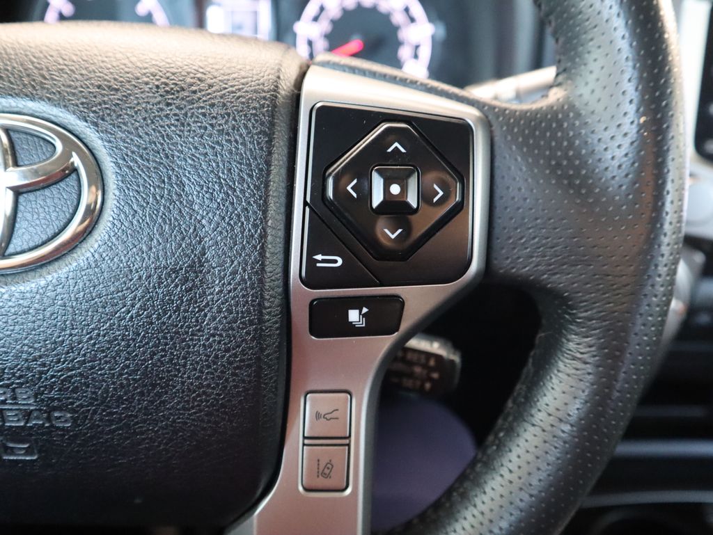 Thumbnail: 2021 Toyota 4Runner - 12