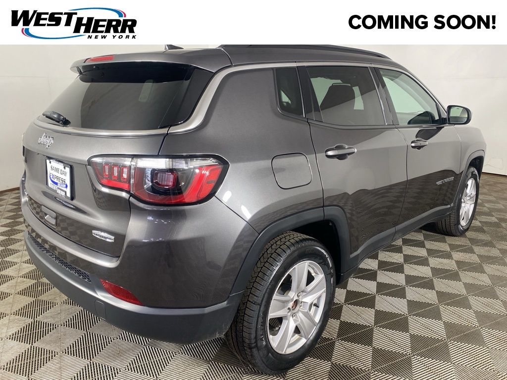 Used 2022 Gray Jeep Latitude image 20