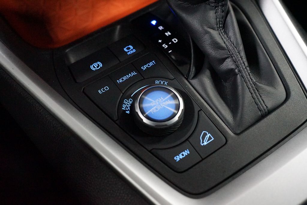 Thumbnail: 2019 Toyota RAV4 - 21