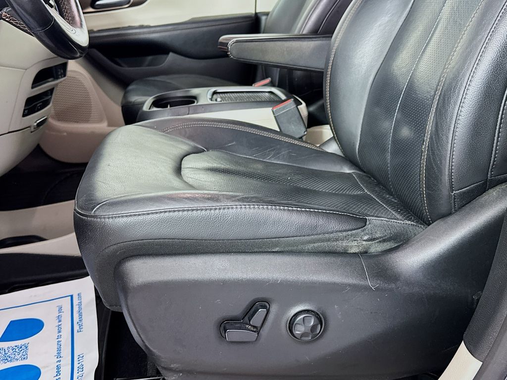 Used Car 2019 Chrysler Pacifica  Touring L Plus For Sale Under $20,000 In Austin, Texas