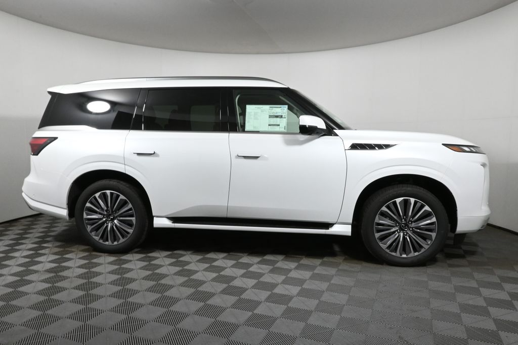 2025 INFINITI QX80 Luxe 8