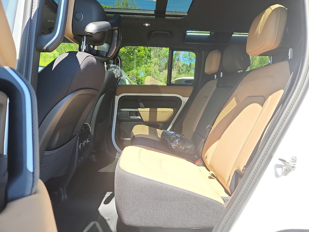 Thumbnail: 2026 Land Rover Defender - 5