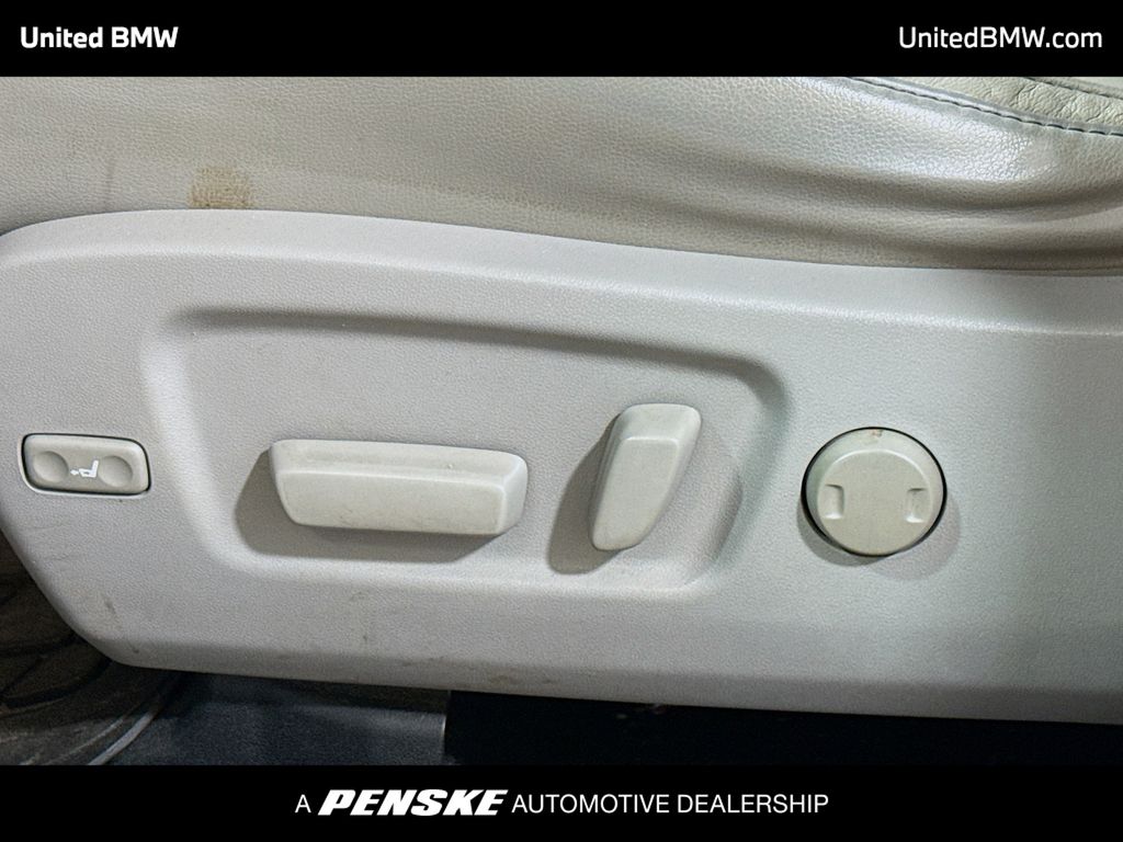 Thumbnail: 2017 Toyota Highlander - 4