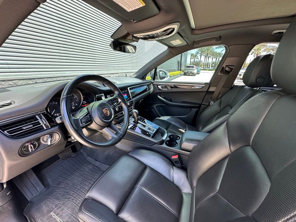 Thumbnail: 2022 Porsche Macan - 4