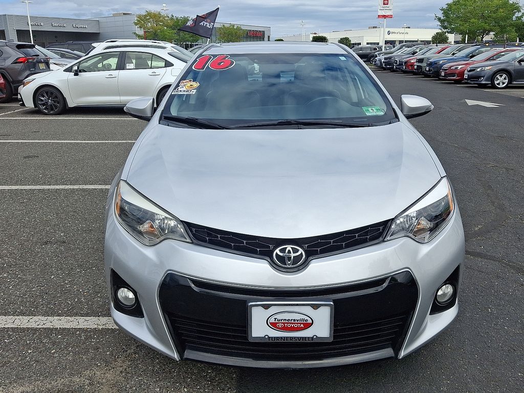 Thumbnail: 2016 Toyota Corolla - 2