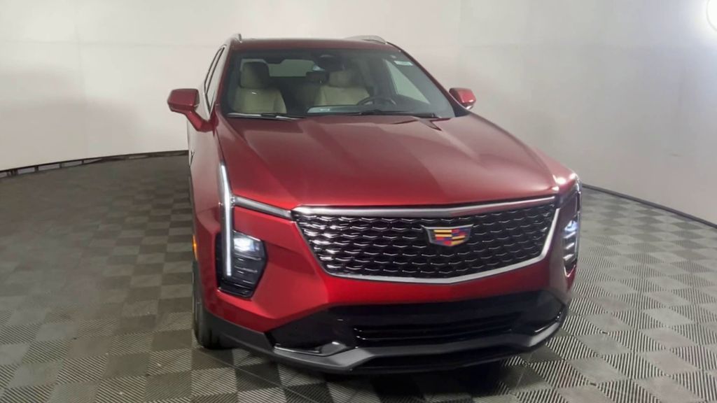 2025 Cadillac XT4 Premium Luxury 3