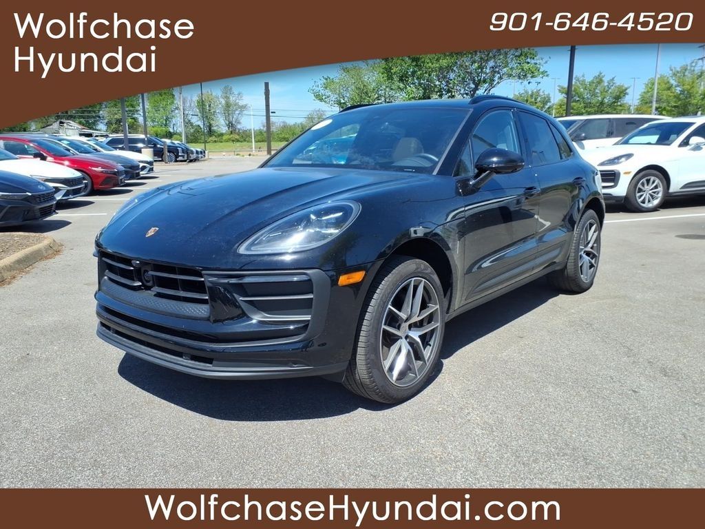 Jet Black Metallic 2025 Porsche Macan AWD SUV / Crossover All-Wheel Drive 7-Speed Automatic
