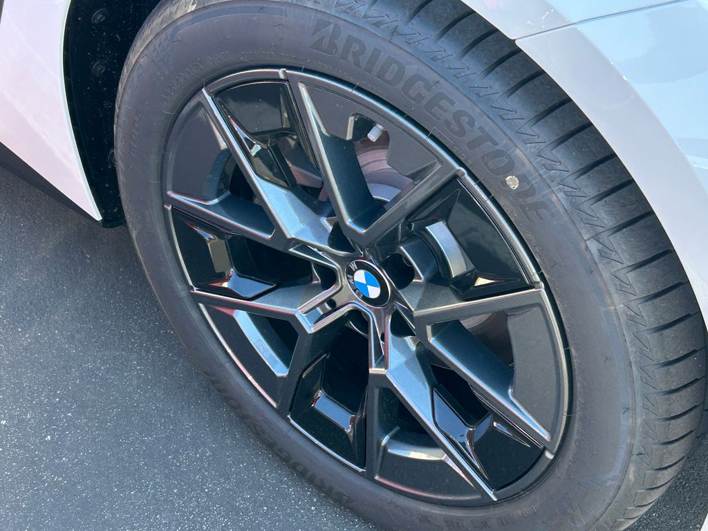 Thumbnail: 2025 BMW i4 - 3