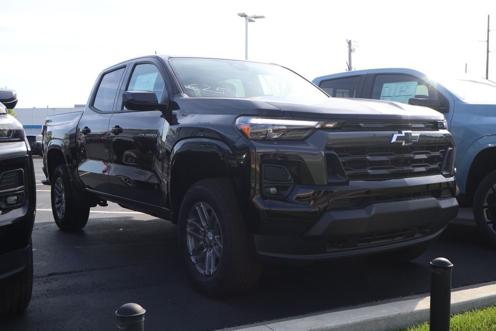 Thumbnail: 2026 Chevrolet Colorado - 8