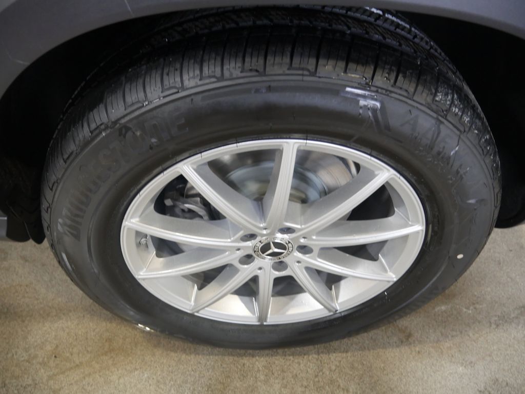 Thumbnail: 2026 Mercedes-Benz GLE - 13