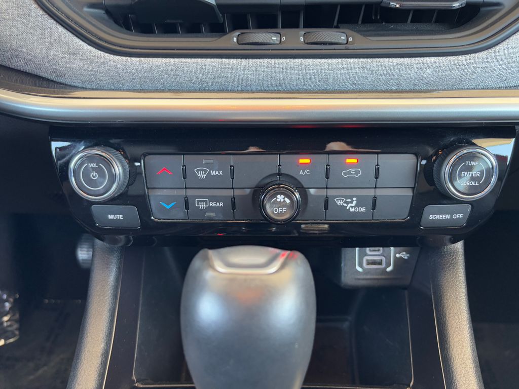 Thumbnail: 2024 Jeep Compass - 16