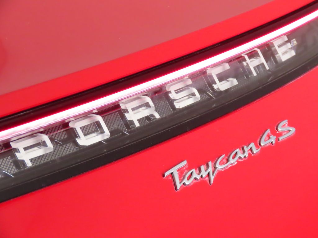 Thumbnail: 2021 Porsche Taycan - 12