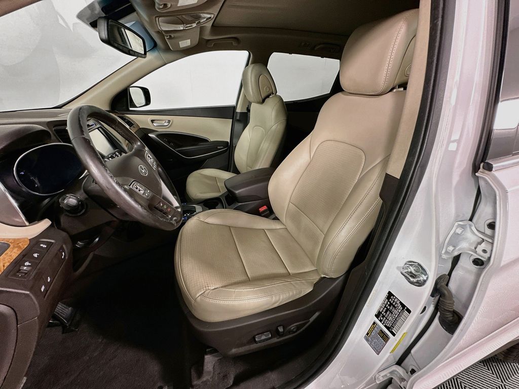 Thumbnail: 2016 Hyundai Santa Fe - 21